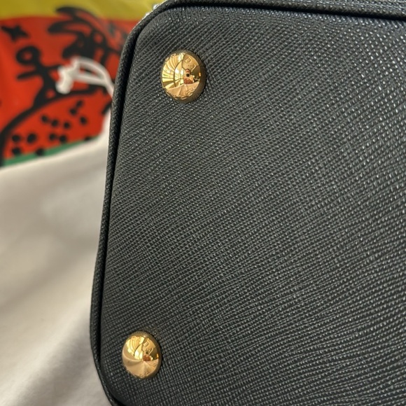 ✨Authentic Prada Saffiano Lux Metropolis/Black Gold Metal/ Excellent Condition - Picture 11 of 16
